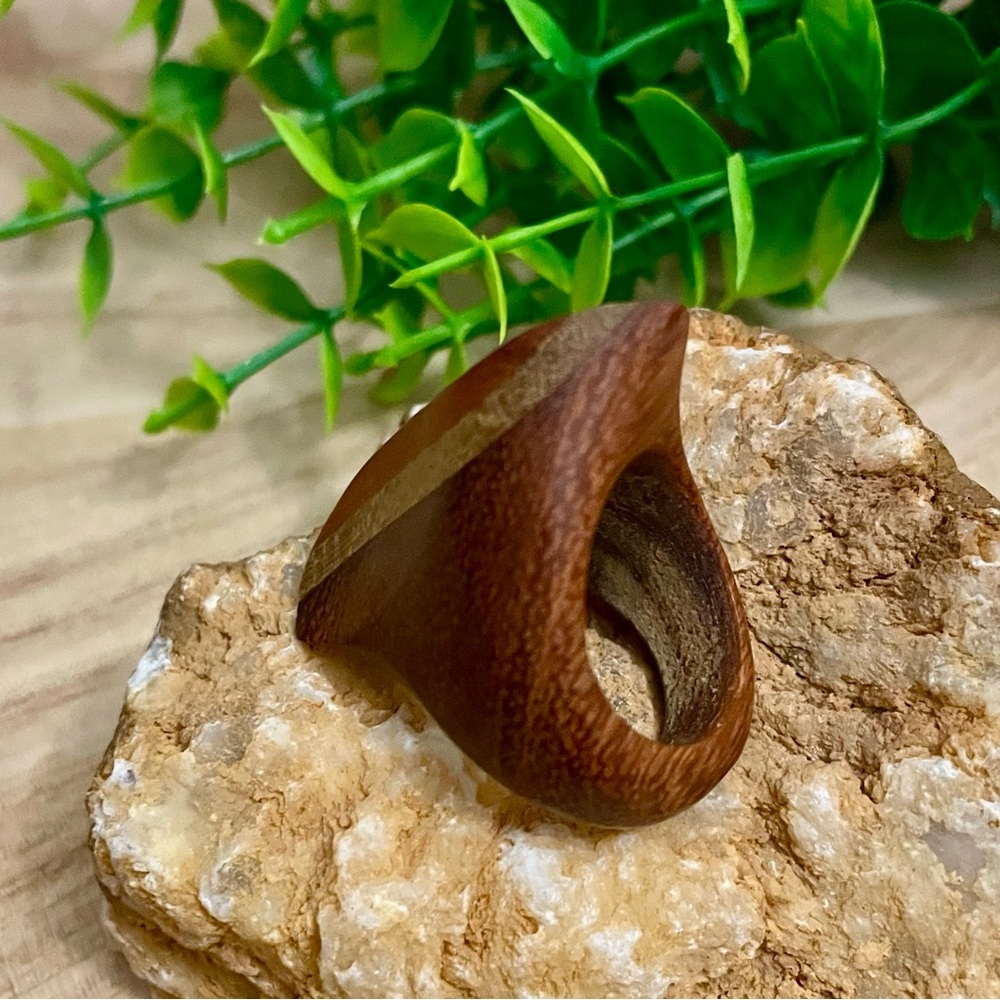 Vintage Handmade Abstract Wooden Ring Size 8 - Picture 6 of 12